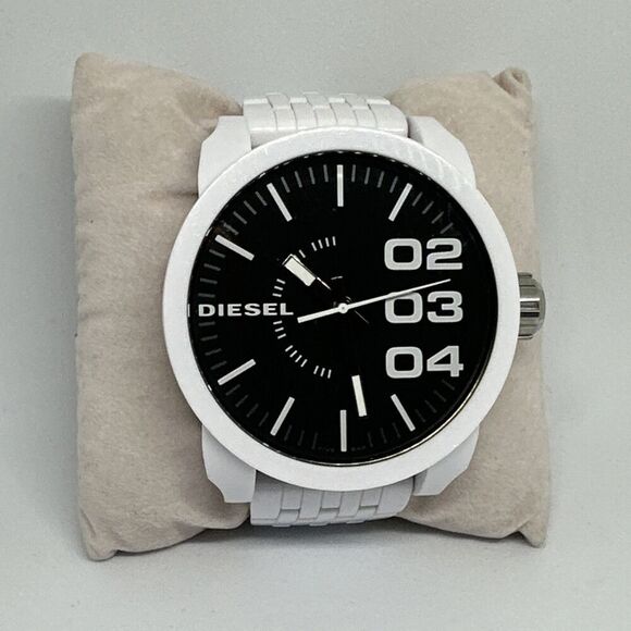 Diesel DZ1518 Men's White Stainless Steel Analog Dial Quartz Wristwatch HME482